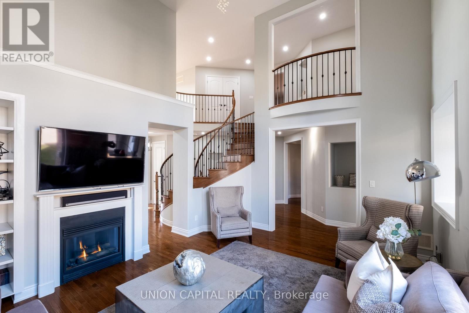 67 Royal West Drive, Brampton, Ontario  L6X 0Z8 - Photo 6 - W12566006