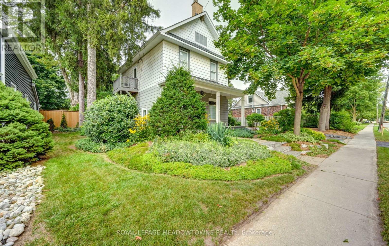 10 Union Street, Halton Hills, Ontario  L7G 3L9 - Photo 1 - W12566264