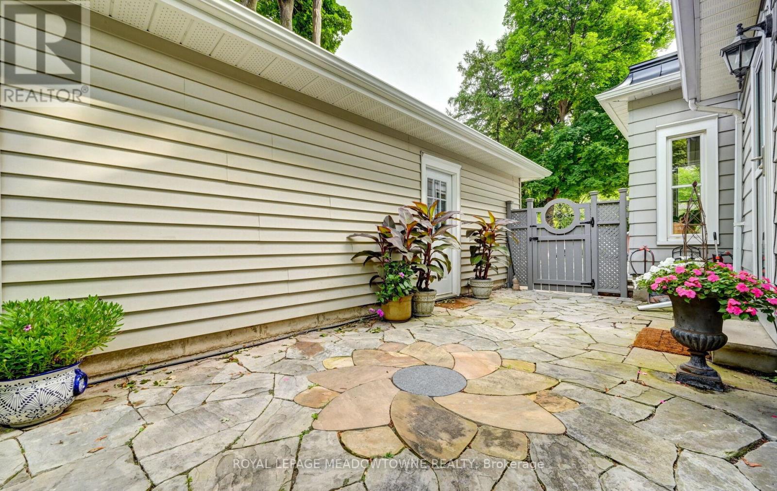 10 Union Street, Halton Hills, Ontario  L7G 3L9 - Photo 38 - W12566264