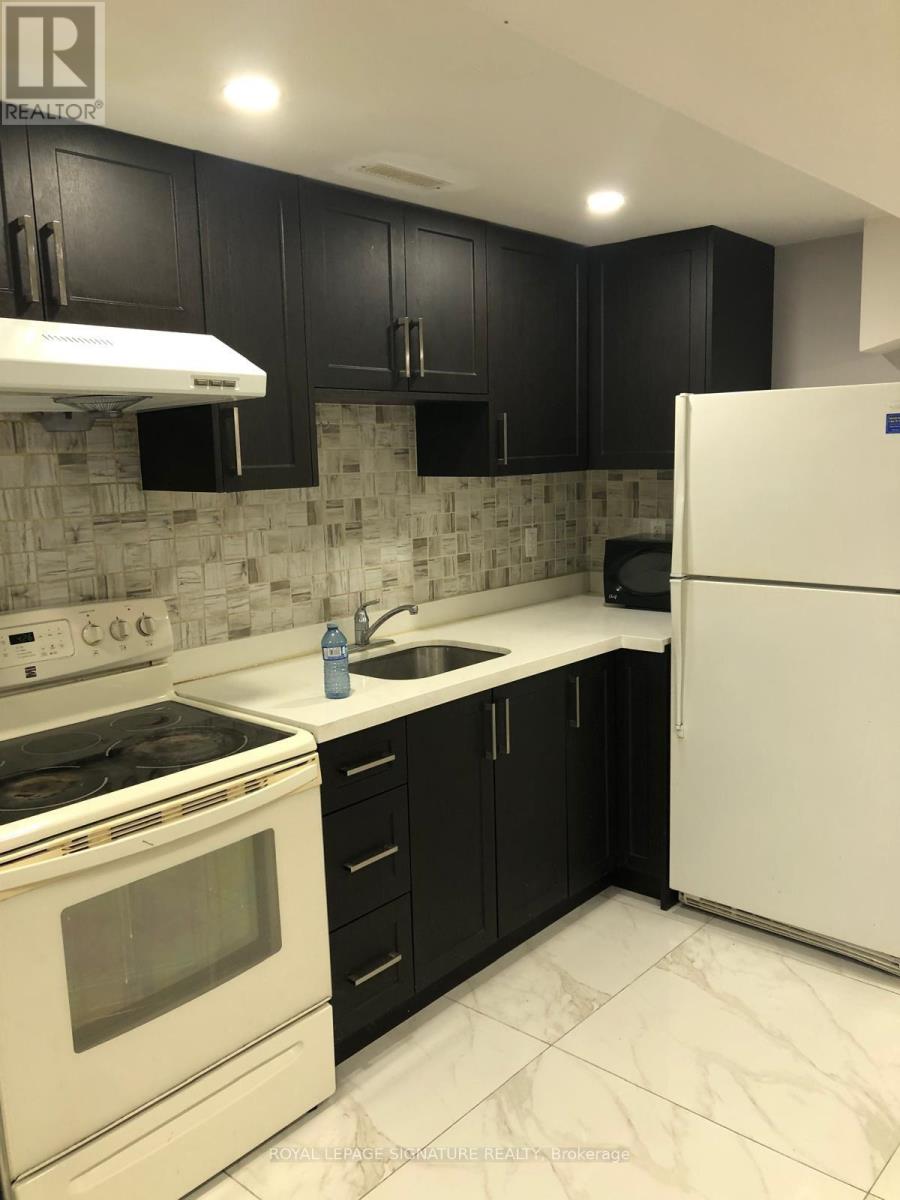 57 Mccrimmon Drive, Brampton, Ontario  L7A 2Z5 - Photo 2 - W12566308