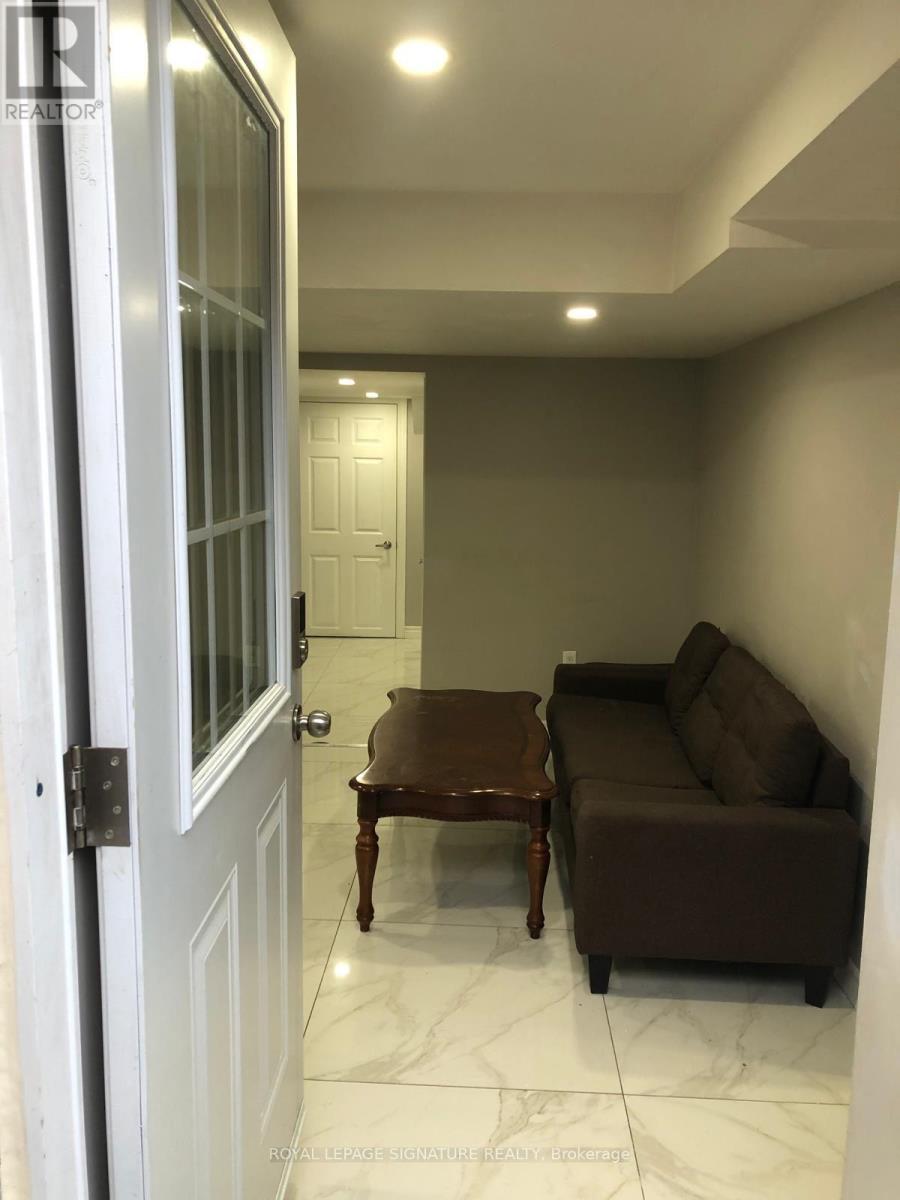 57 Mccrimmon Drive, Brampton, Ontario  L7A 2Z5 - Photo 8 - W12566308