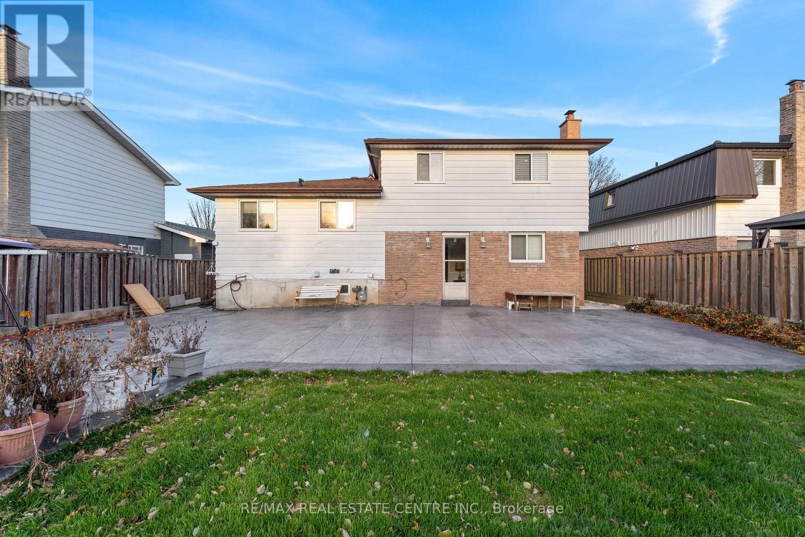 23 Jefferson Road, Brampton, Ontario  L6S 2G6 - Photo 42 - W12566344