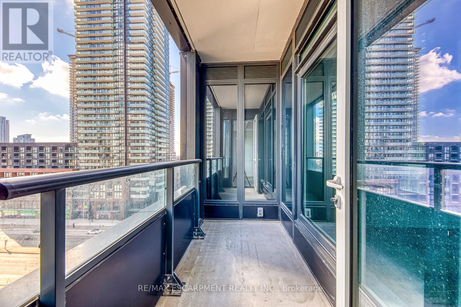 806 - 395 Square One Drive, Mississauga, Ontario  L5B 0P6 - Photo 15 - W12566356