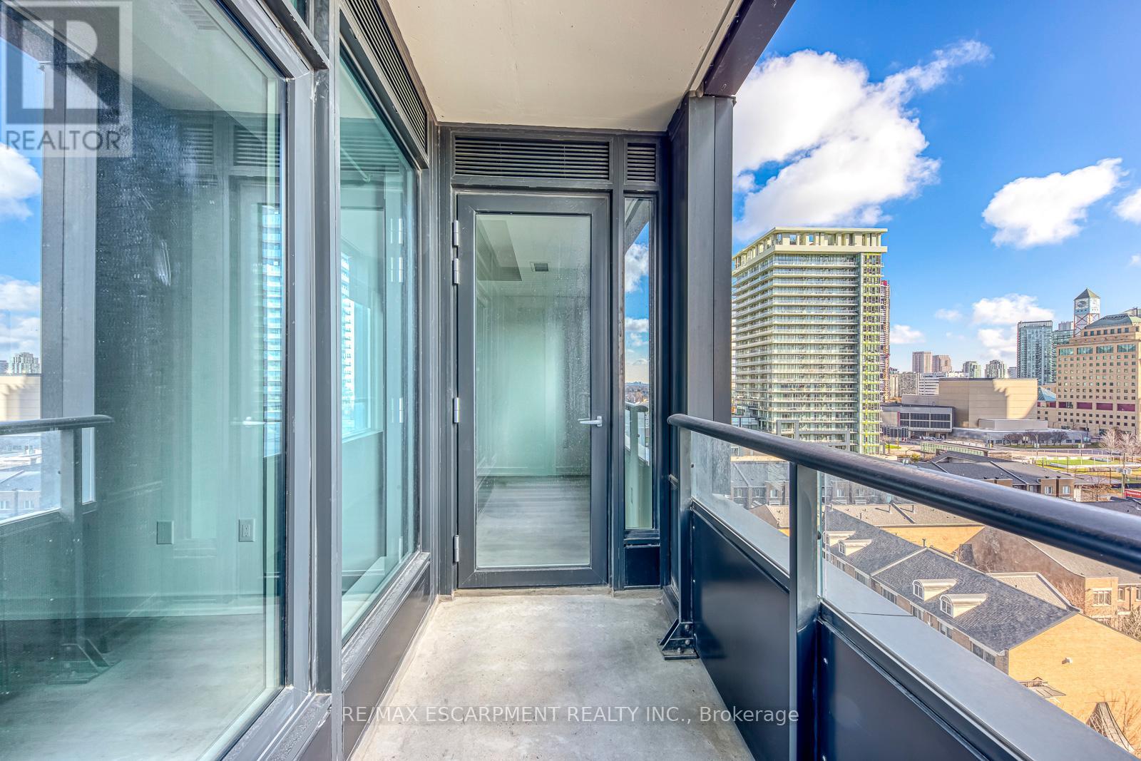 806 - 395 Square One Drive, Mississauga, Ontario  L5B 0P6 - Photo 16 - W12566356