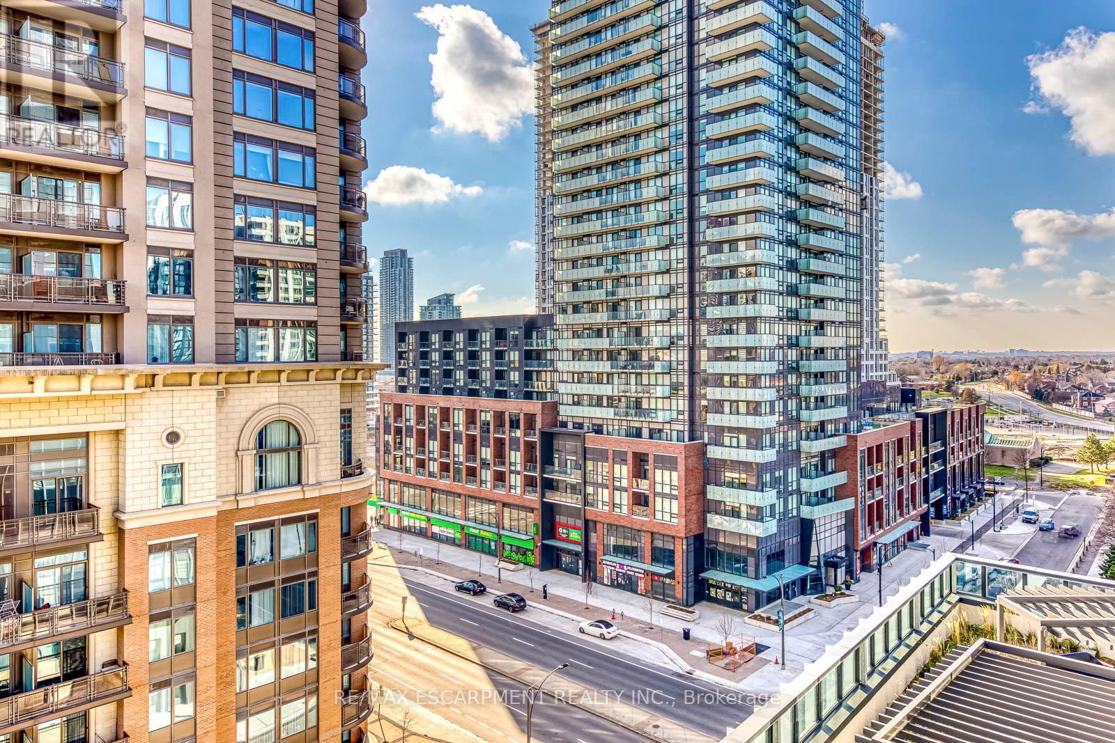 806 - 395 Square One Drive, Mississauga, Ontario  L5B 0P6 - Photo 18 - W12566356