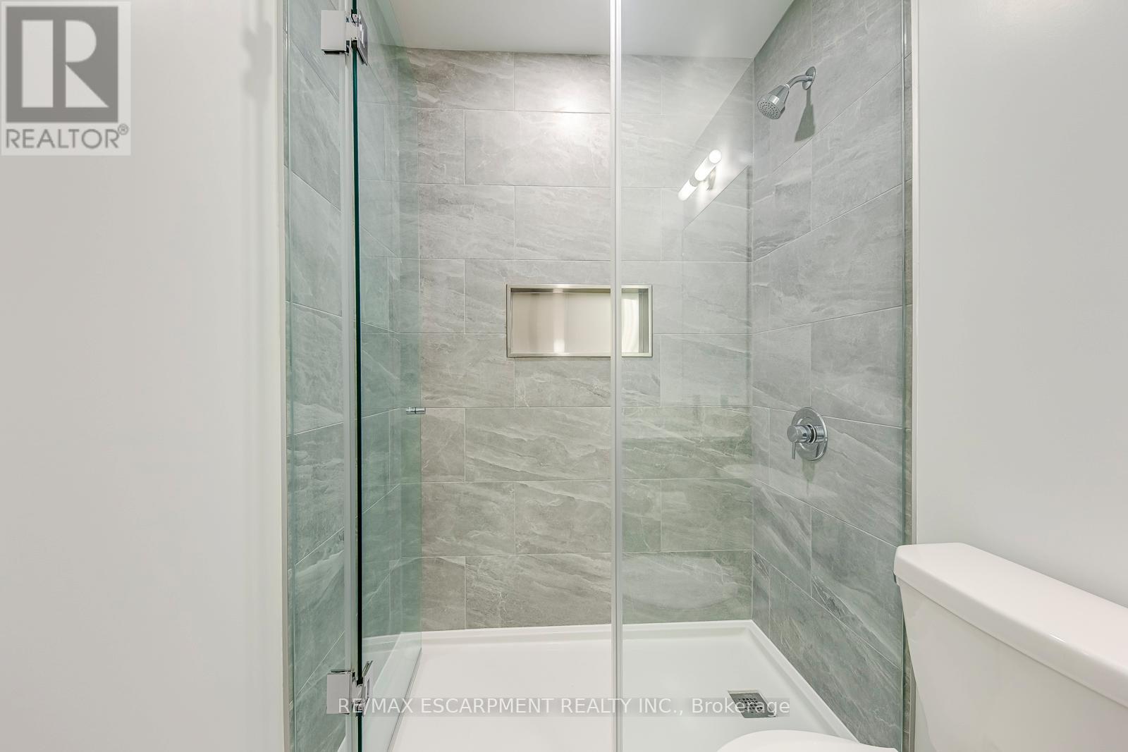 806 - 395 Square One Drive, Mississauga, Ontario  L5B 0P6 - Photo 23 - W12566356