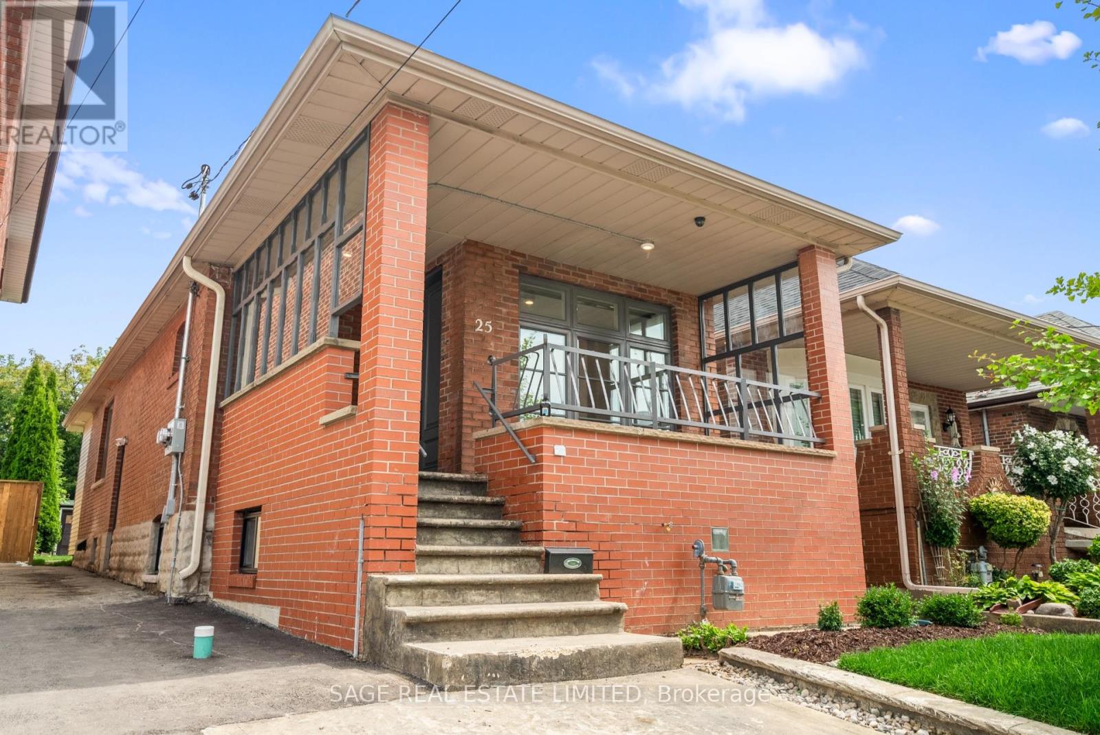 Lower - 25 Chamberlain Avenue, Toronto, Ontario  M6E 4J7 - Photo 1 - W12566374