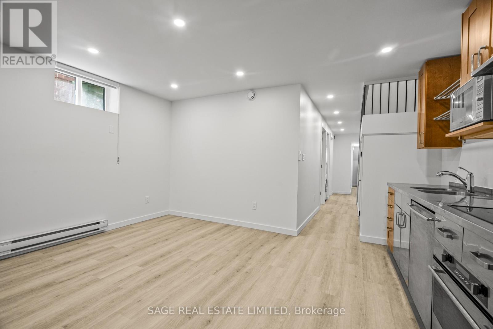 Lower - 25 Chamberlain Avenue, Toronto, Ontario  M6E 4J7 - Photo 11 - W12566374