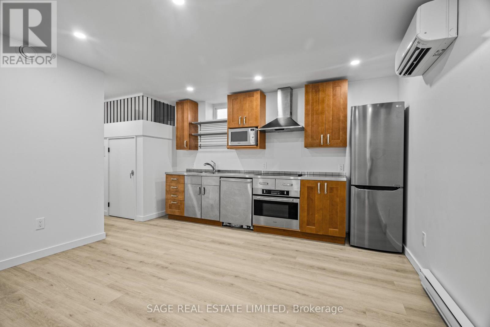 Lower - 25 Chamberlain Avenue, Toronto, Ontario  M6E 4J7 - Photo 13 - W12566374