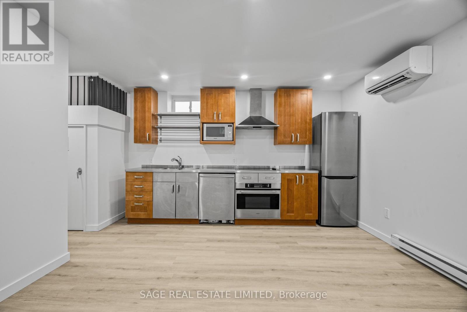 Lower - 25 Chamberlain Avenue, Toronto, Ontario  M6E 4J7 - Photo 14 - W12566374