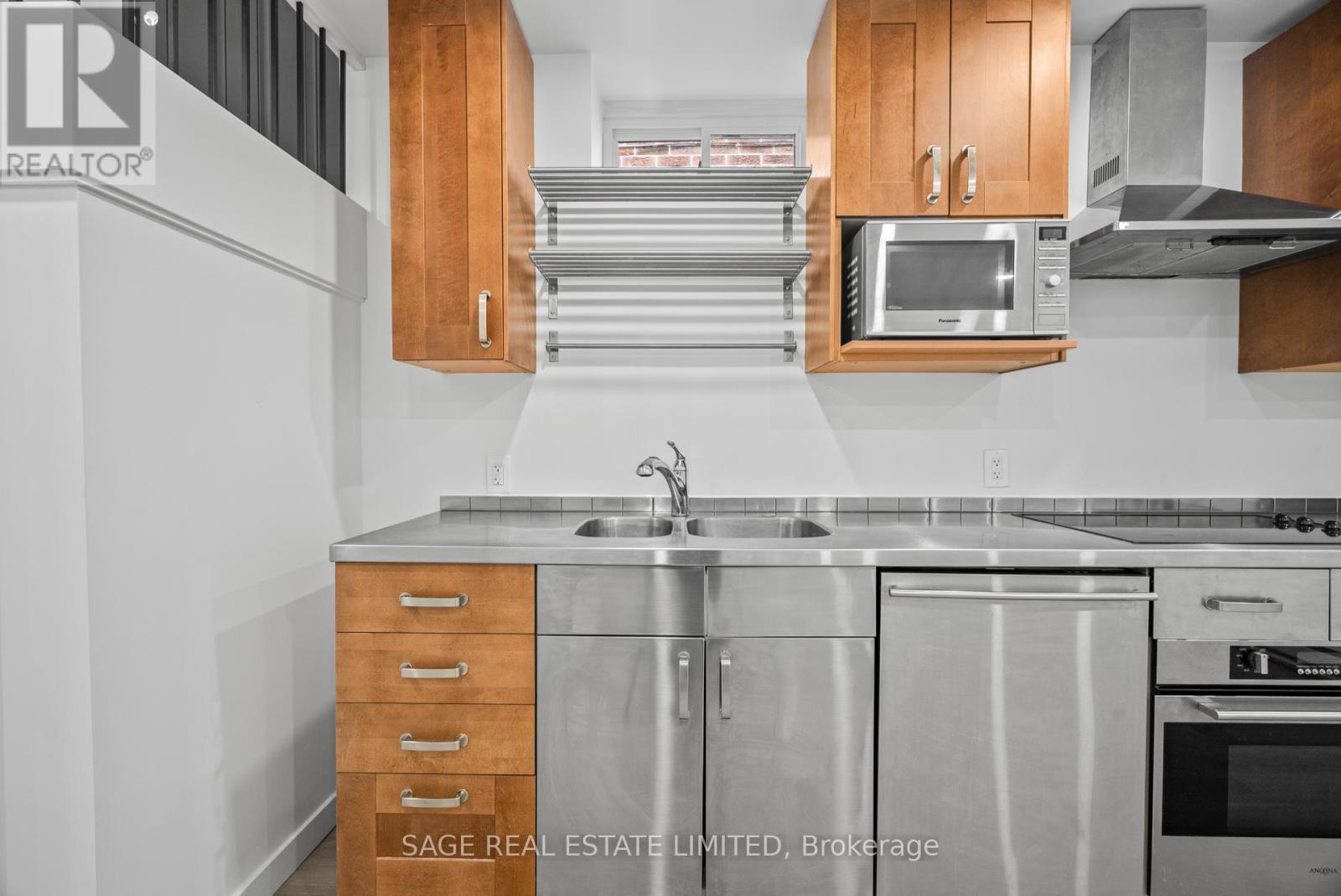 Lower - 25 Chamberlain Avenue, Toronto, Ontario  M6E 4J7 - Photo 18 - W12566374