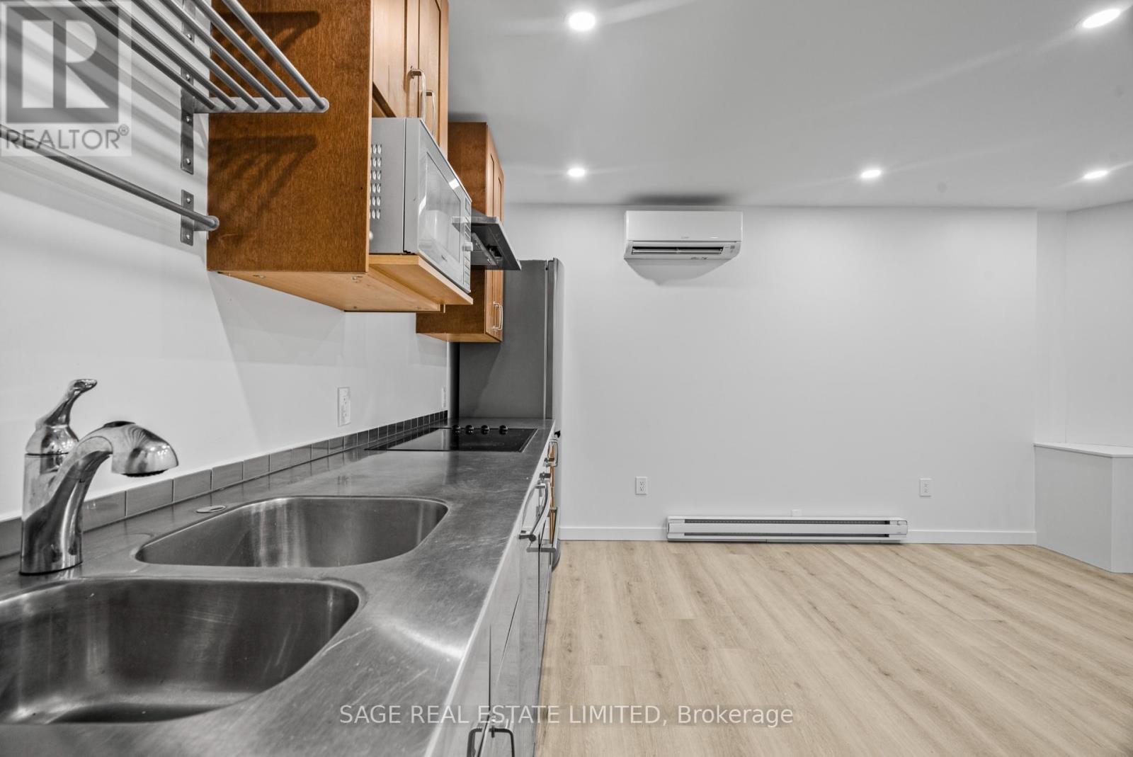 Lower - 25 Chamberlain Avenue, Toronto, Ontario  M6E 4J7 - Photo 20 - W12566374