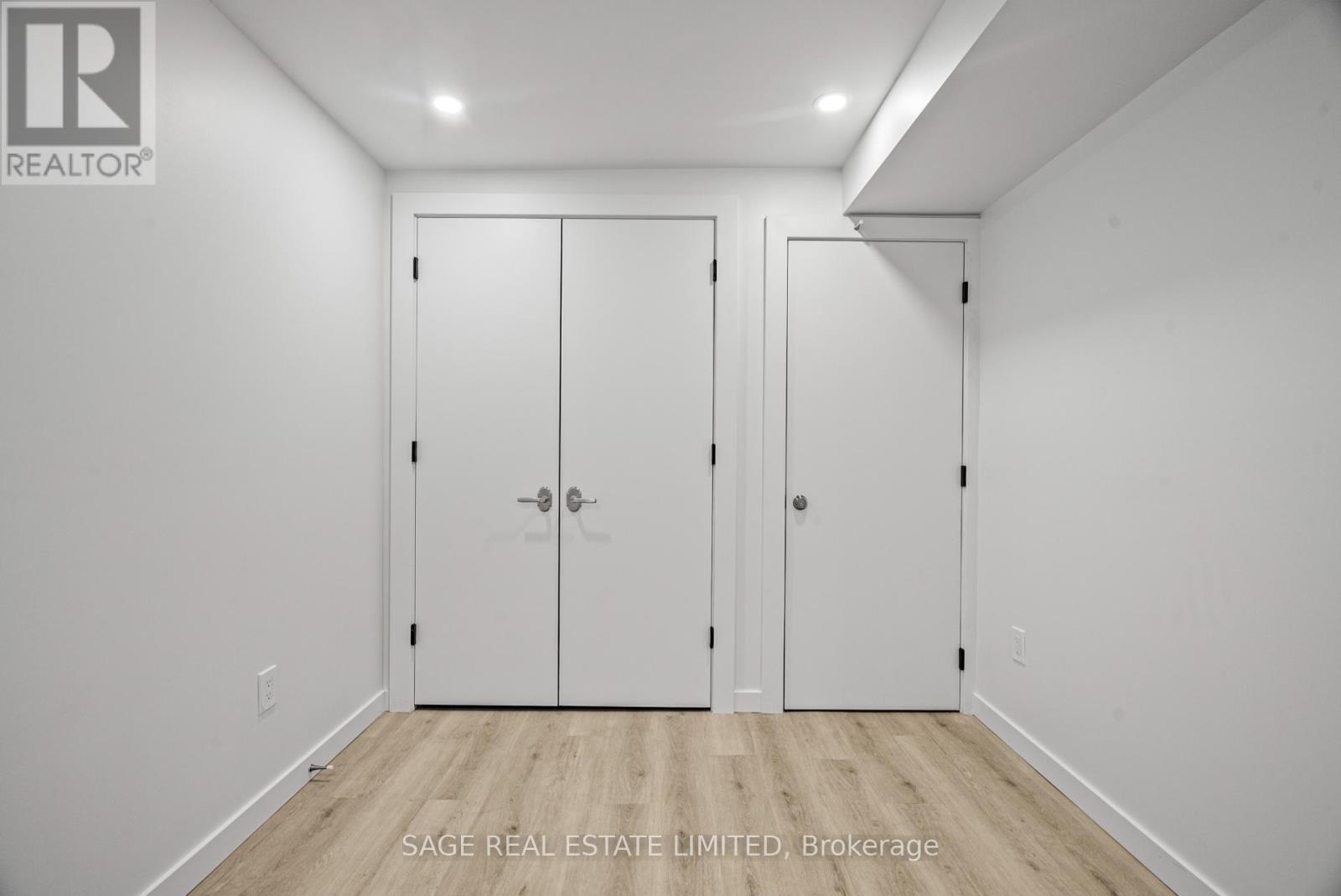 Lower - 25 Chamberlain Avenue, Toronto, Ontario  M6E 4J7 - Photo 23 - W12566374