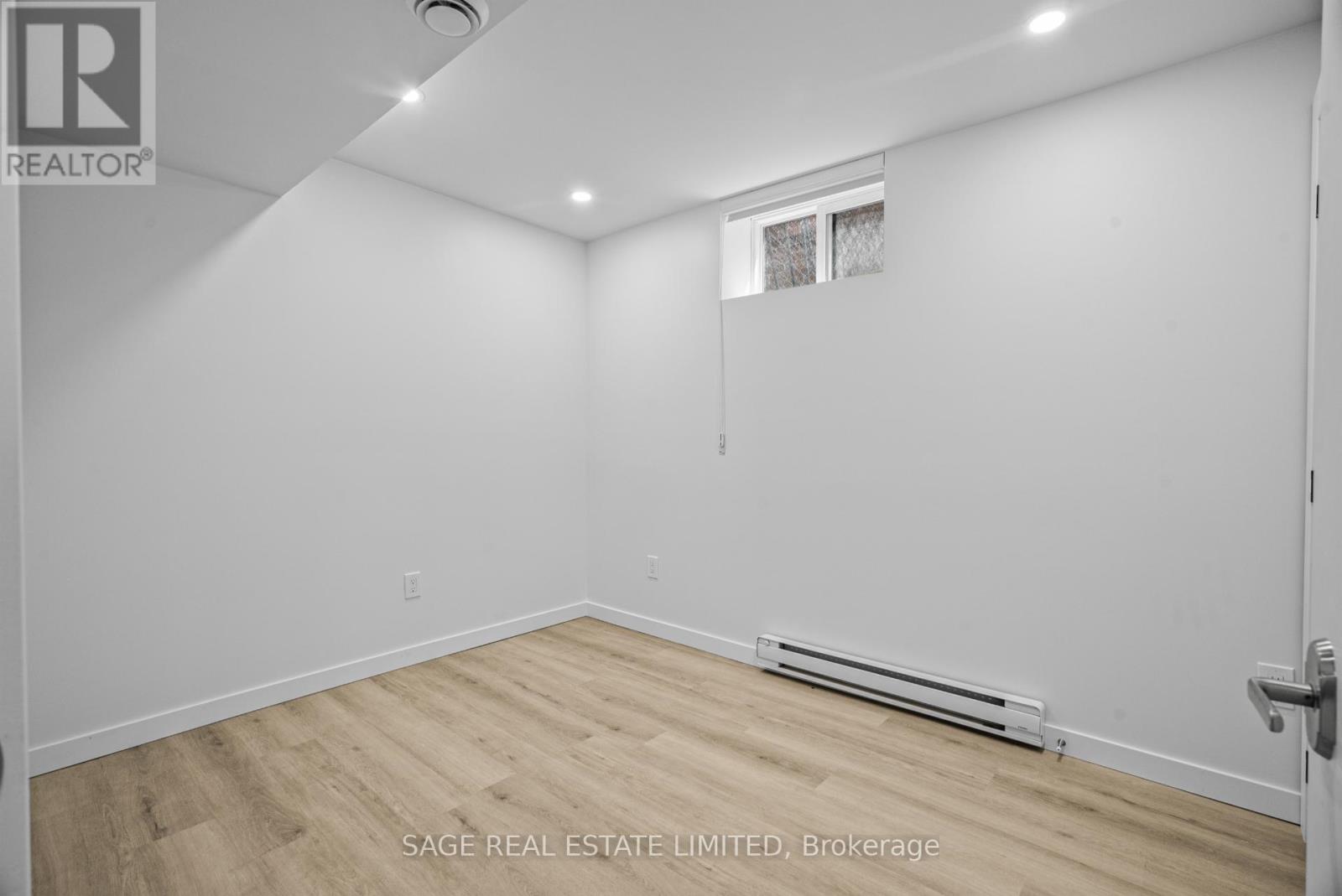 Lower - 25 Chamberlain Avenue, Toronto, Ontario  M6E 4J7 - Photo 25 - W12566374