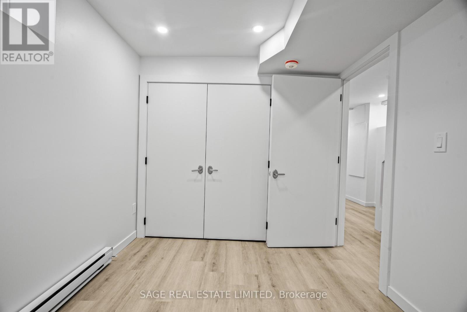 Lower - 25 Chamberlain Avenue, Toronto, Ontario  M6E 4J7 - Photo 29 - W12566374