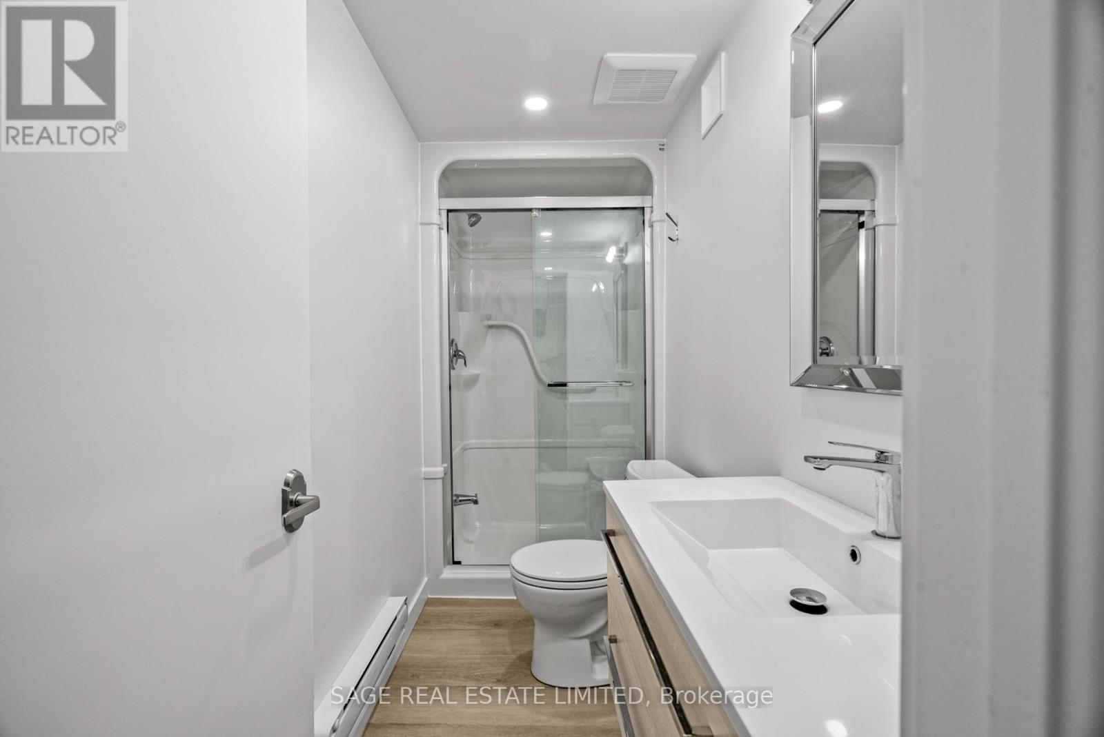 Lower - 25 Chamberlain Avenue, Toronto, Ontario  M6E 4J7 - Photo 30 - W12566374