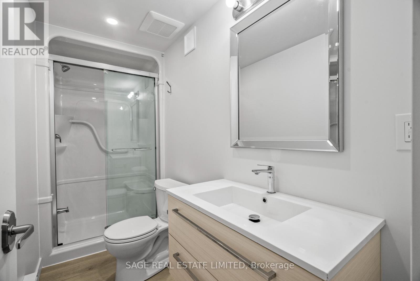 Lower - 25 Chamberlain Avenue, Toronto, Ontario  M6E 4J7 - Photo 31 - W12566374