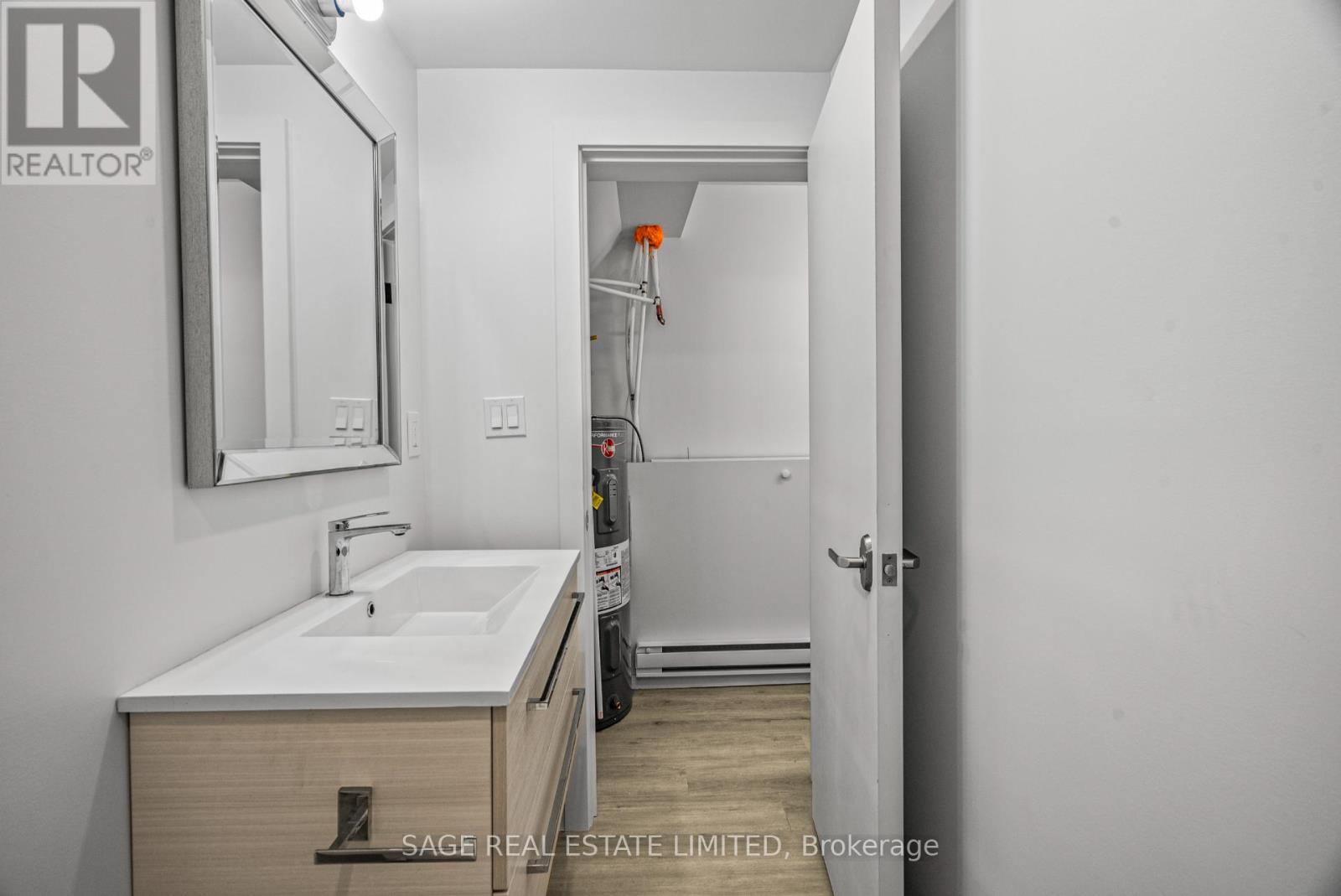 Lower - 25 Chamberlain Avenue, Toronto, Ontario  M6E 4J7 - Photo 32 - W12566374
