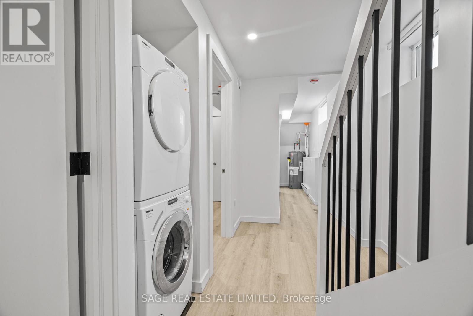 Lower - 25 Chamberlain Avenue, Toronto, Ontario  M6E 4J7 - Photo 33 - W12566374