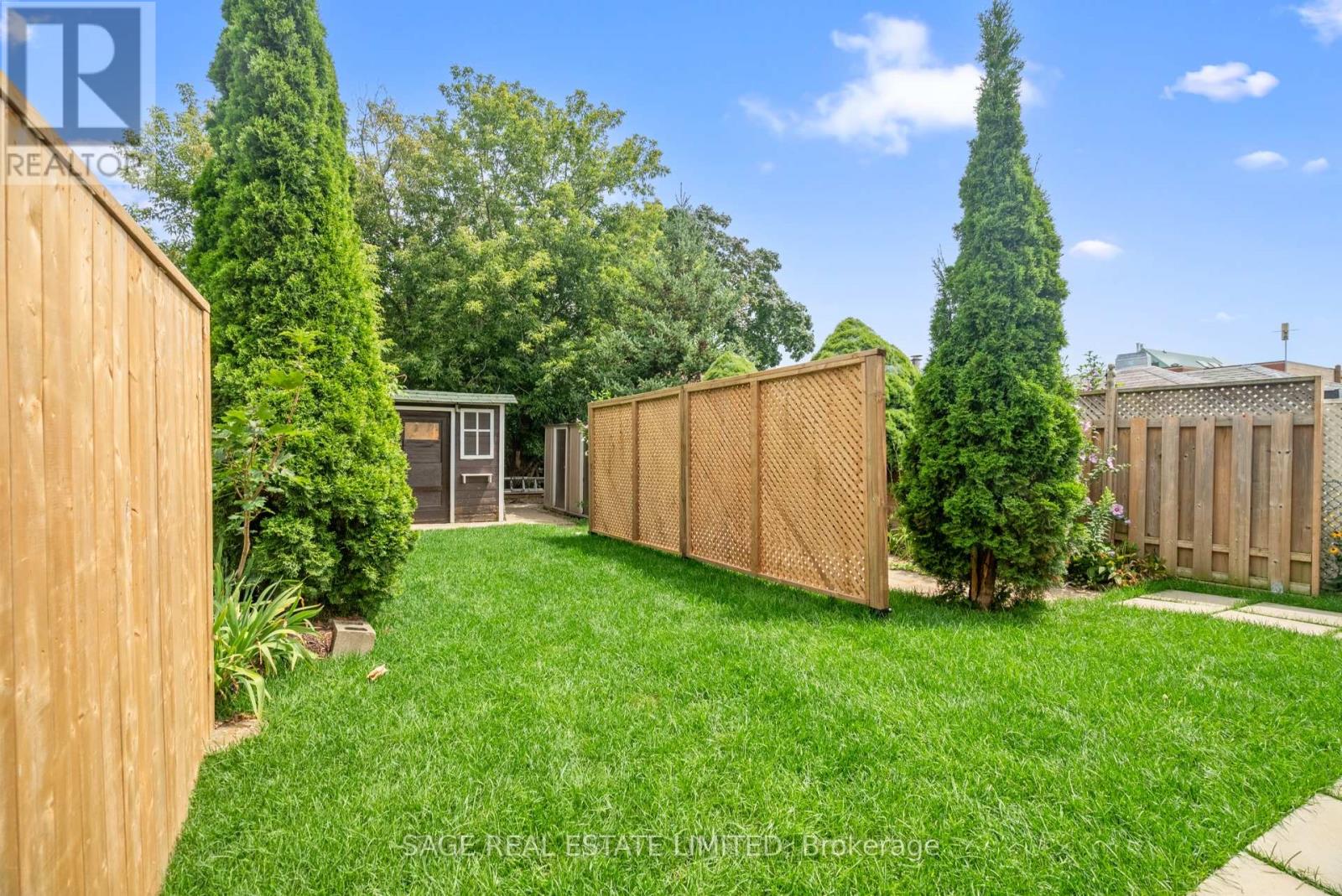 Lower - 25 Chamberlain Avenue, Toronto, Ontario  M6E 4J7 - Photo 38 - W12566374