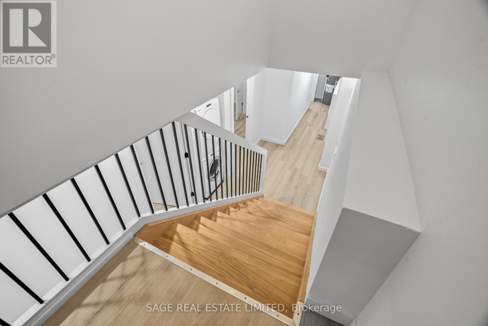 Lower - 25 Chamberlain Avenue, Toronto, Ontario  M6E 4J7 - Photo 5 - W12566374