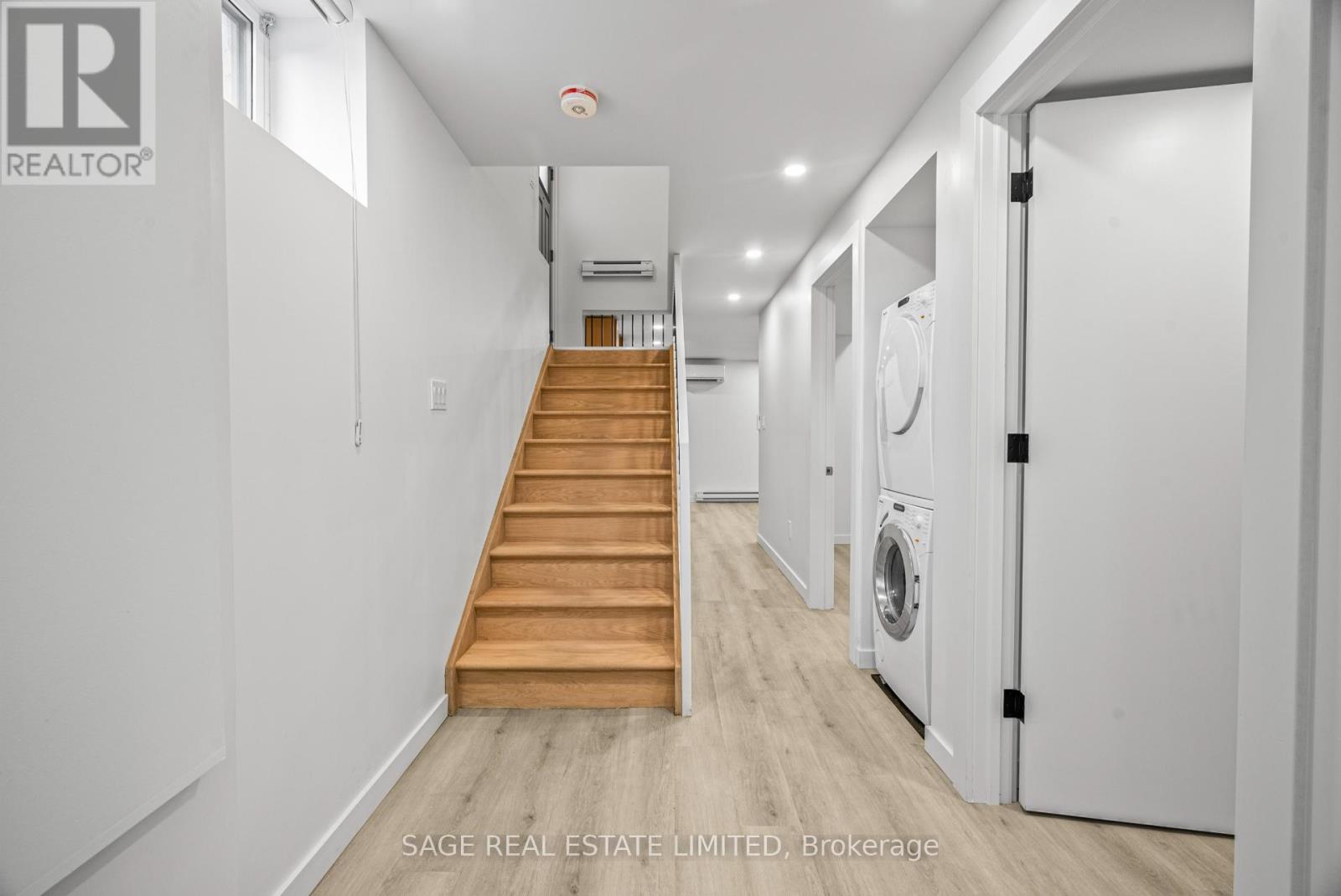 Lower - 25 Chamberlain Avenue, Toronto, Ontario  M6E 4J7 - Photo 6 - W12566374