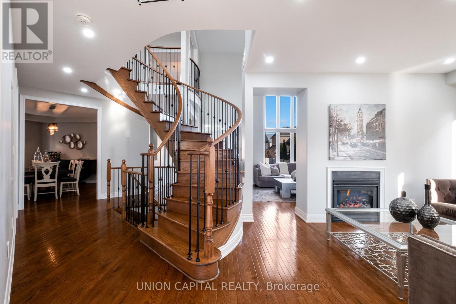 67 Royal West Drive, Brampton, Ontario  L6X 0Z8 - Photo 3 - W12566006