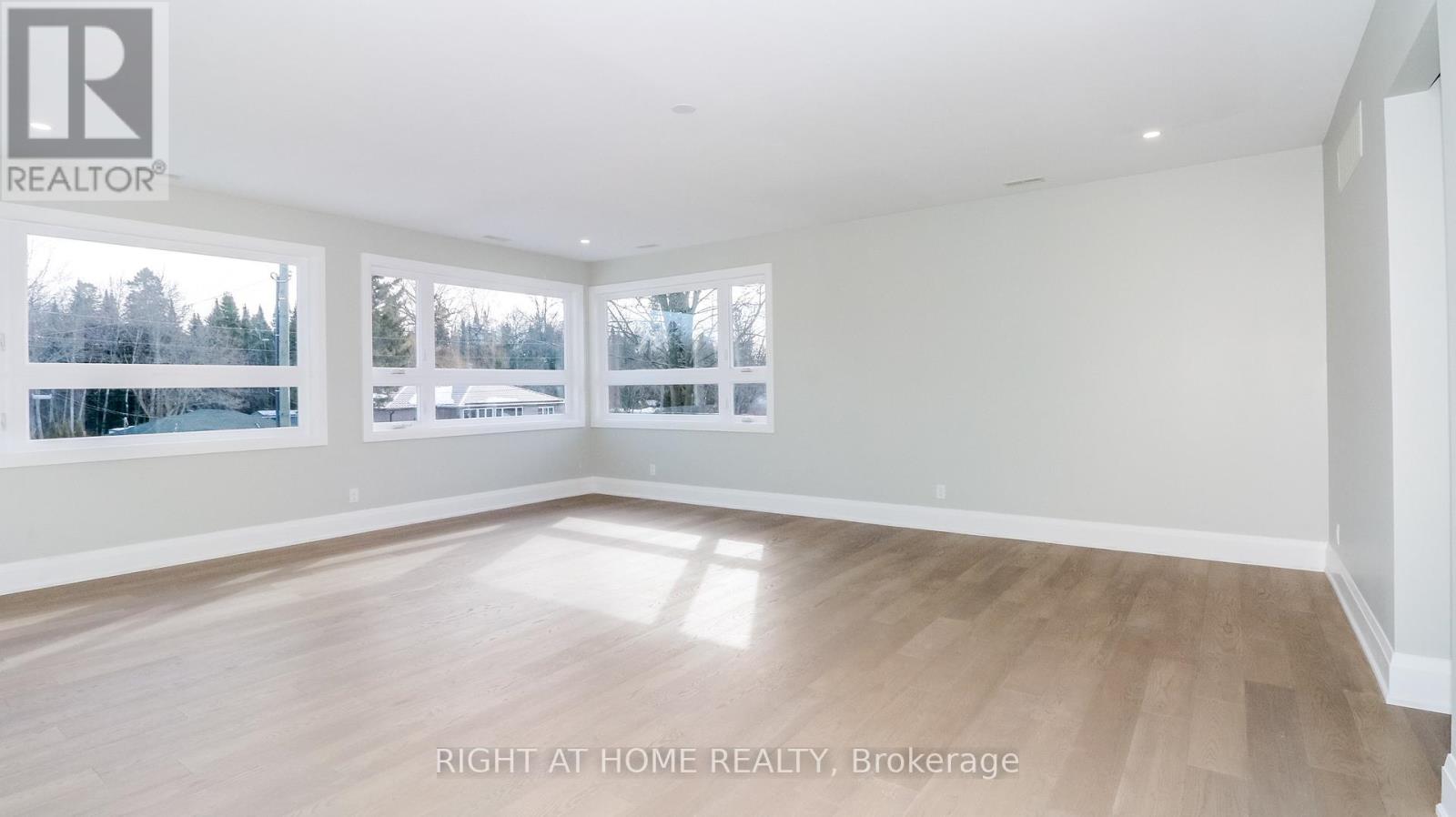 1012 Ferrier Avenue, Innisfil, Ontario  L0L 1W0 - Photo 11 - N12353779