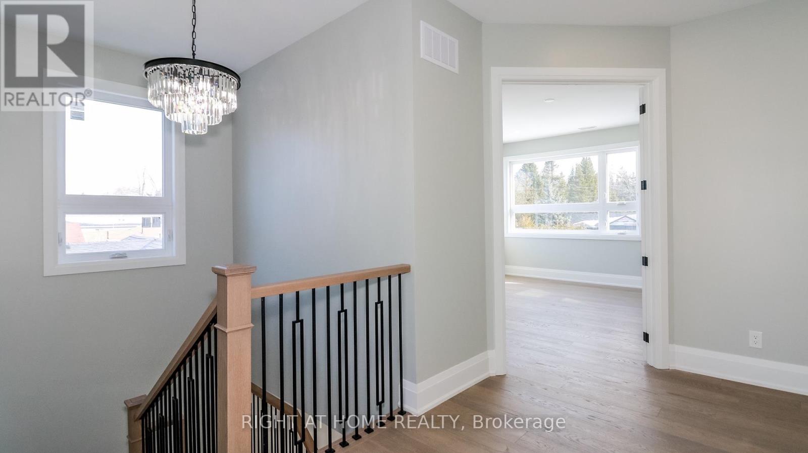 1012 Ferrier Avenue, Innisfil, Ontario  L0L 1W0 - Photo 10 - N12353779