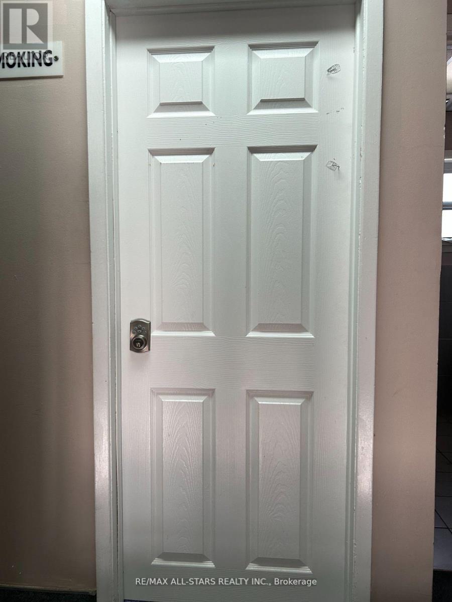 Second Floor Unit 900 - 213 The Queensway Avenue S, Georgina (Keswick North), Ontario  L4P 2A7 - Photo 4 - N12404778