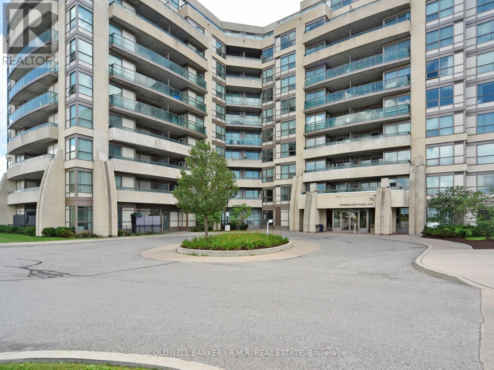 211 - 75 Norman Bethune Avenue, Richmond Hill, Ontario  L4B 0B6 - Photo 3 - N12566566