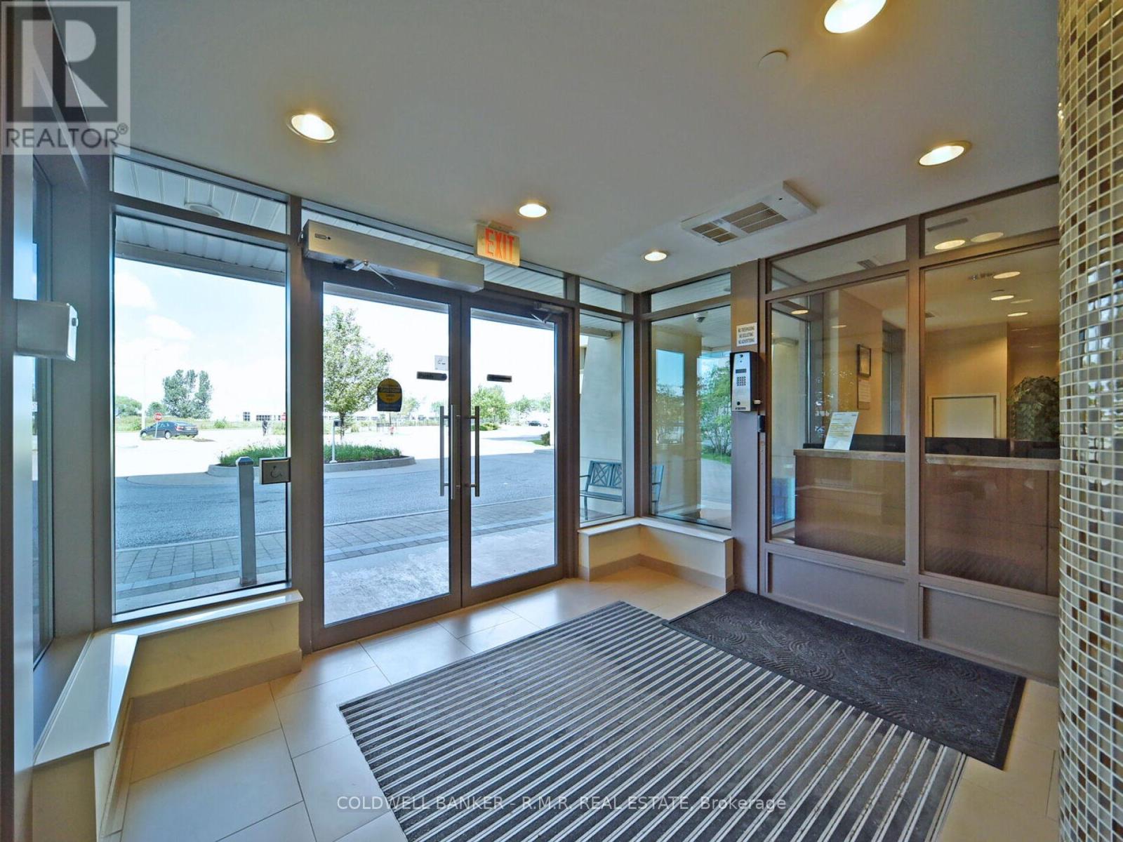 211 - 75 Norman Bethune Avenue, Richmond Hill, Ontario  L4B 0B6 - Photo 5 - N12566566