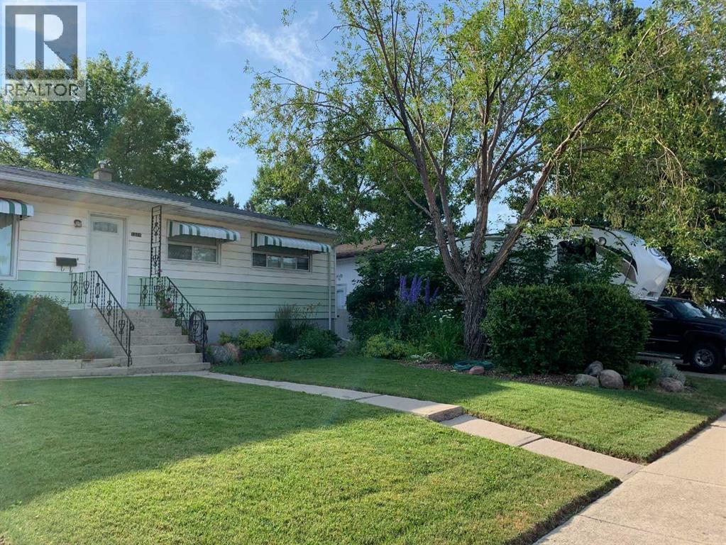 1101 14 Street N, Lethbridge, Alberta  T1H 2W3 - Photo 1 - A2271102