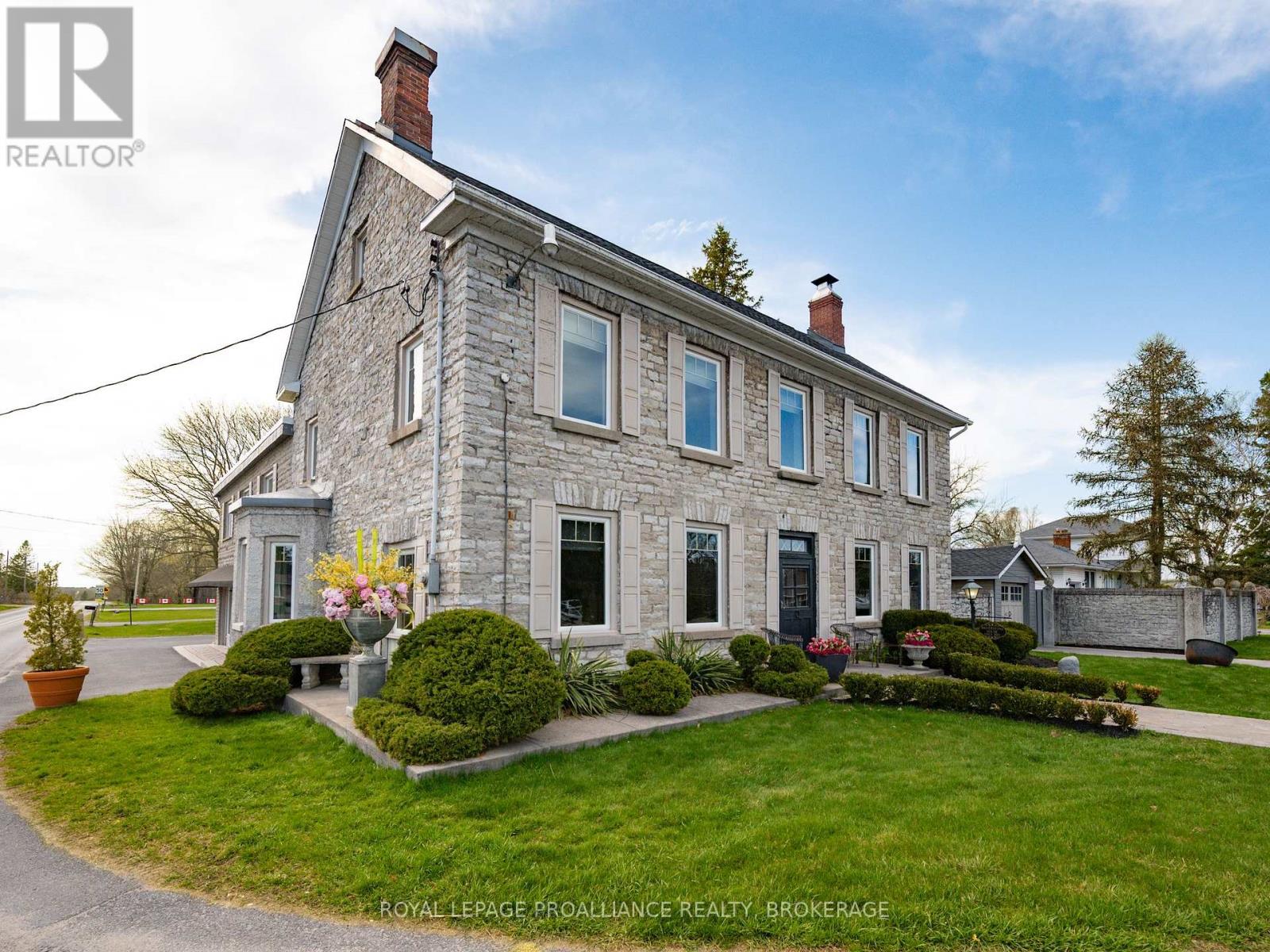 1863 Sydenham Road, Kingston, Ontario  K7L 4V4 - Photo 2 - X12566602