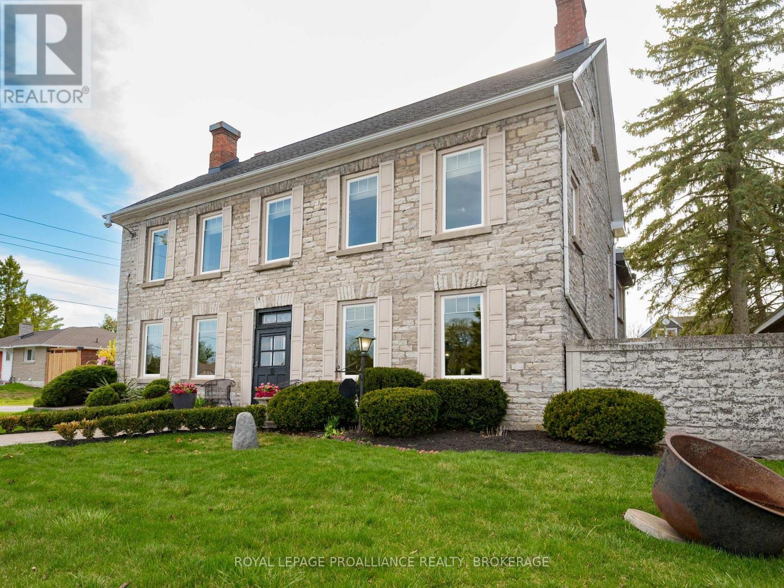 1863 Sydenham Road, Kingston, Ontario  K7L 4V4 - Photo 3 - X12566602