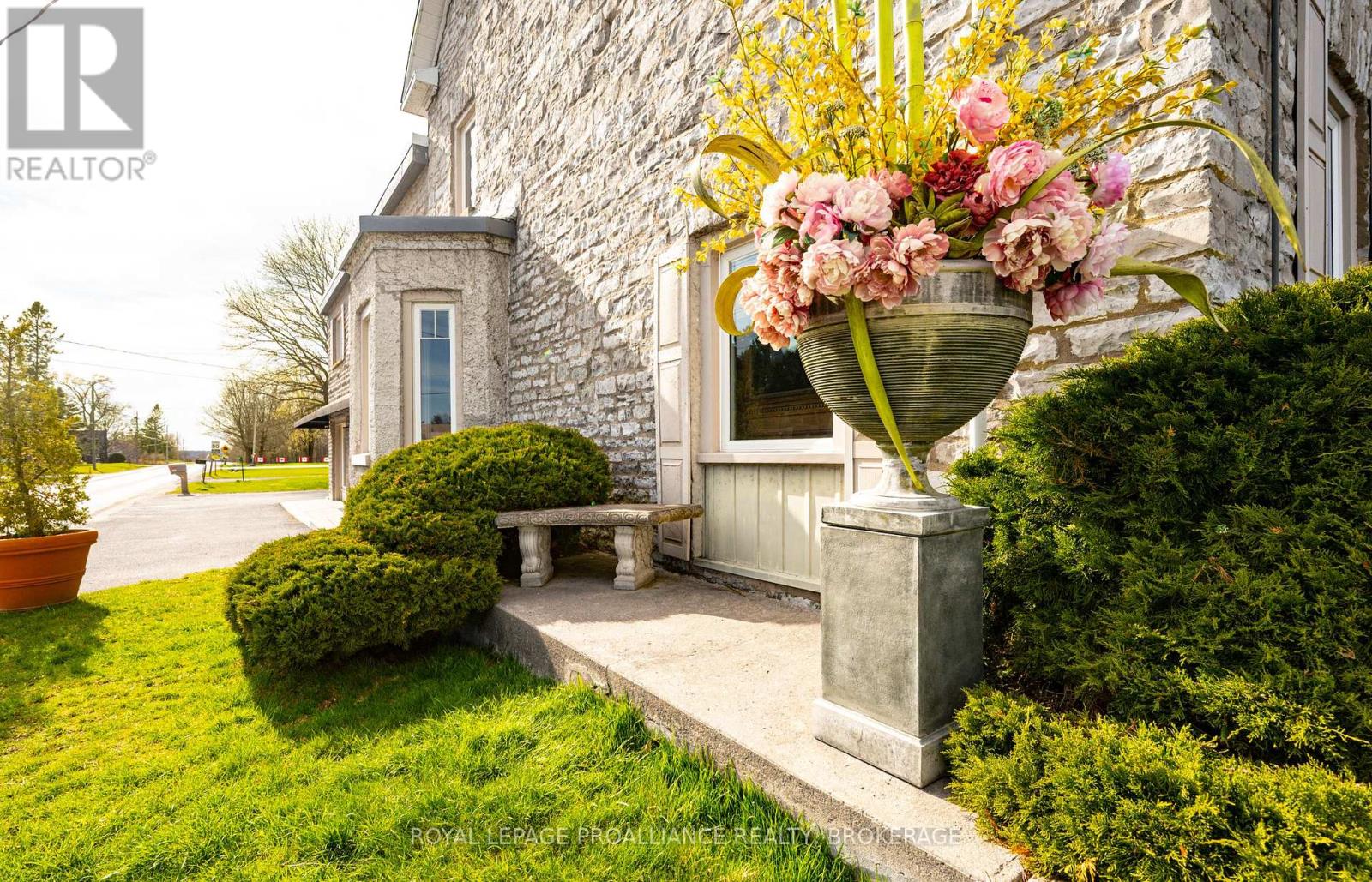 1863 Sydenham Road, Kingston, Ontario  K7L 4V4 - Photo 5 - X12566602