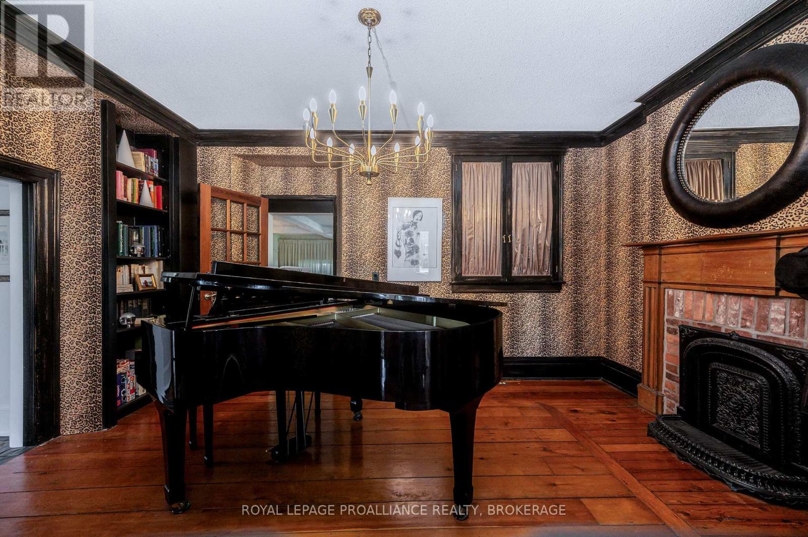 1863 Sydenham Road, Kingston, Ontario  K7L 4V4 - Photo 14 - X12566646