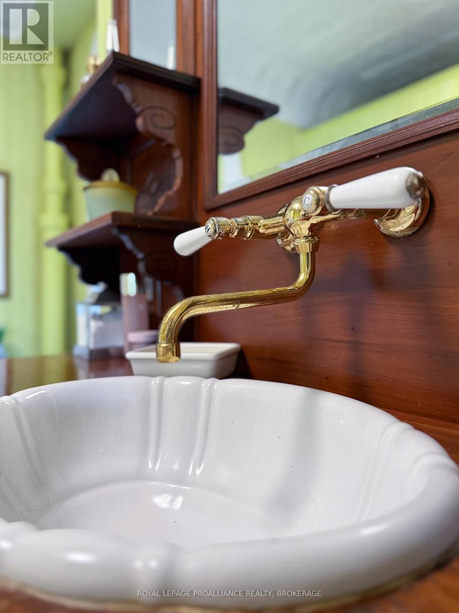 1863 Sydenham Road, Kingston, Ontario  K7L 4V4 - Photo 38 - X12566646