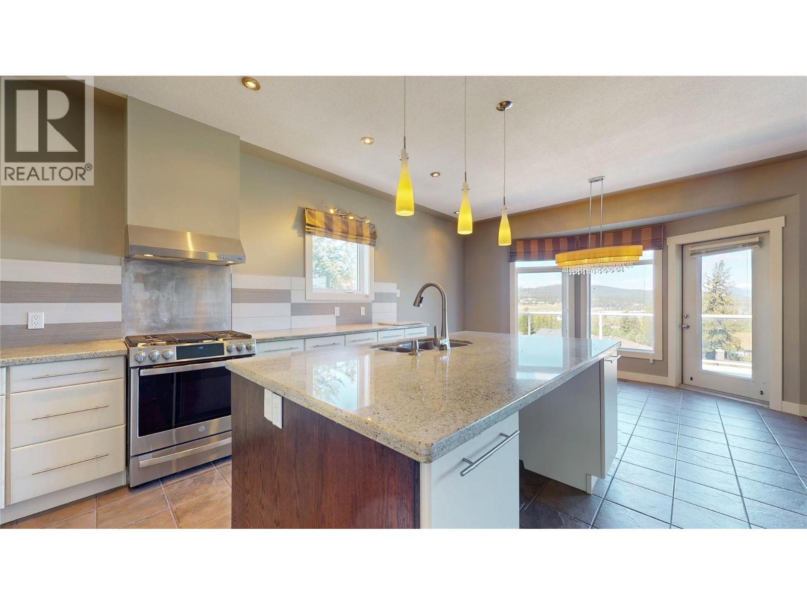 1631 Mt. Pyramid Crescent, Cranbrook, British Columbia  V1C 6K8 - Photo 7 - 10369797