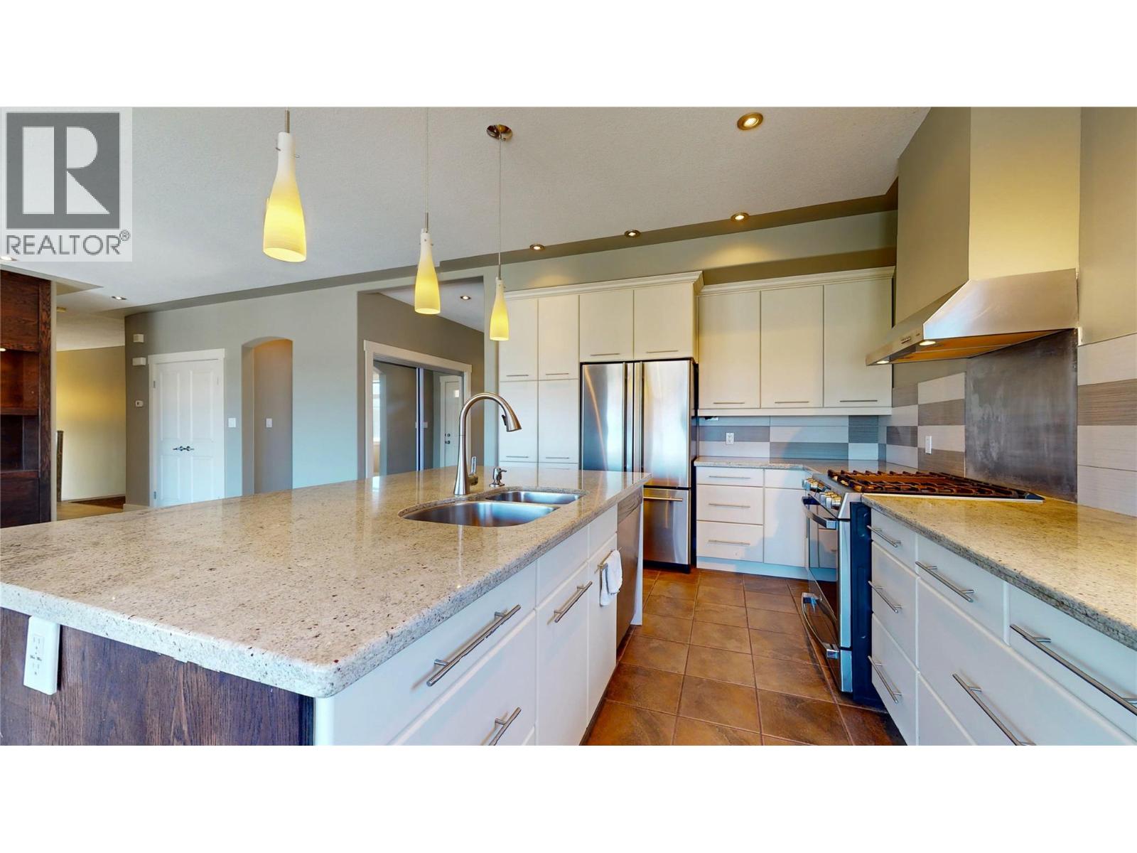 1631 Mt. Pyramid Crescent, Cranbrook, British Columbia  V1C 6K8 - Photo 9 - 10369797