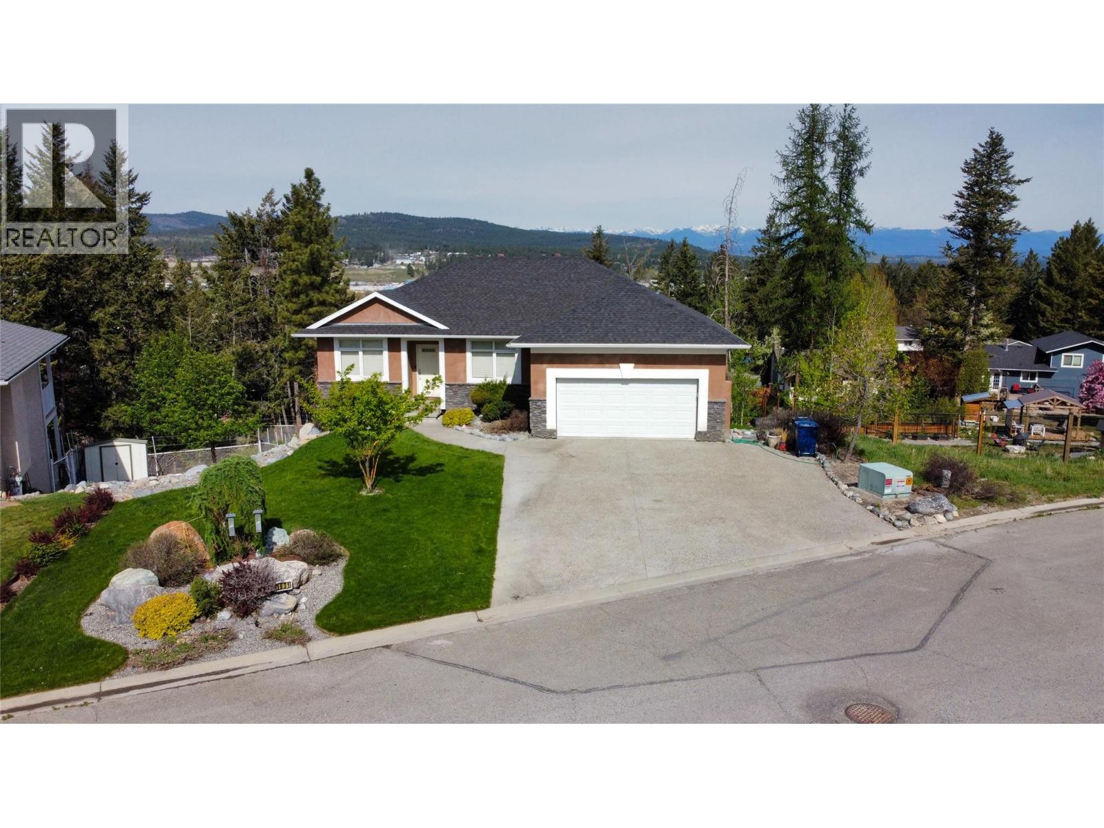 1631 Mt. Pyramid Crescent, Cranbrook, British Columbia  V1C 6K8 - Photo 1 - 10369797