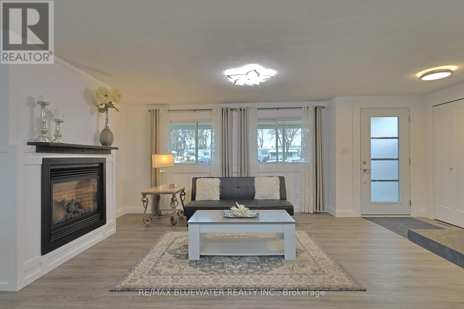 46 St Andrews Place, South Huron, Ontario  N0M 1T0 - Photo 11 - X12566458