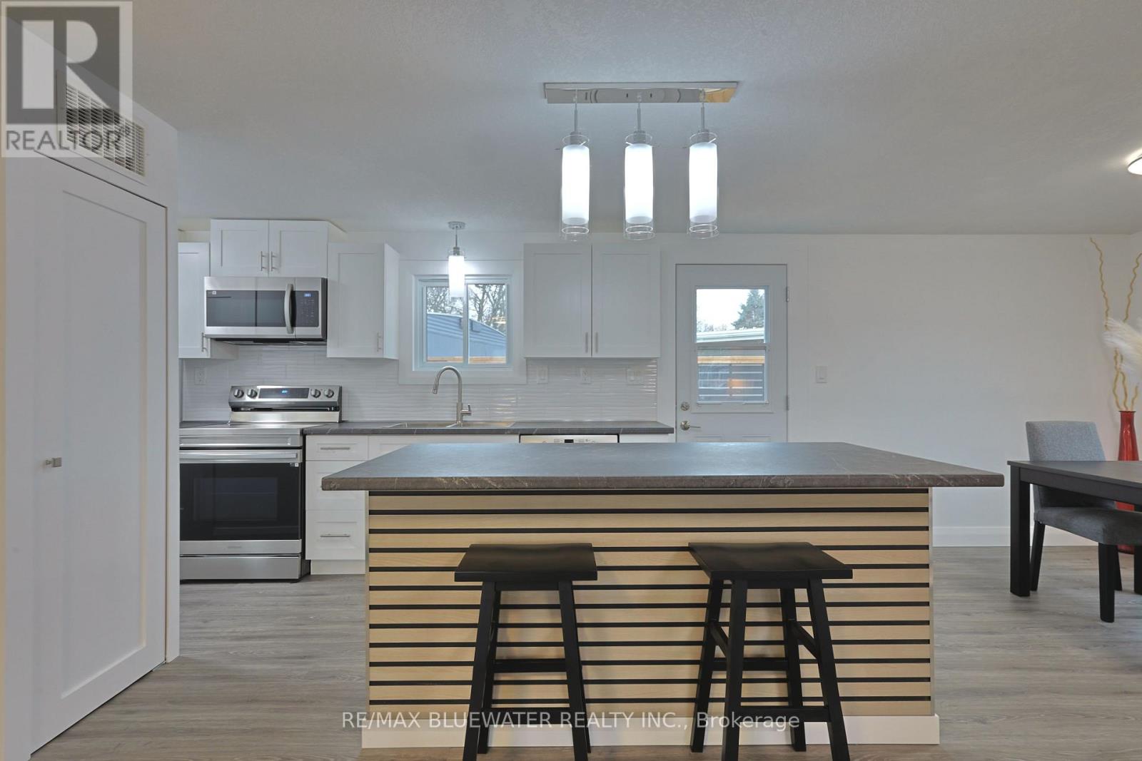 46 St Andrews Place, South Huron, Ontario  N0M 1T0 - Photo 19 - X12566458