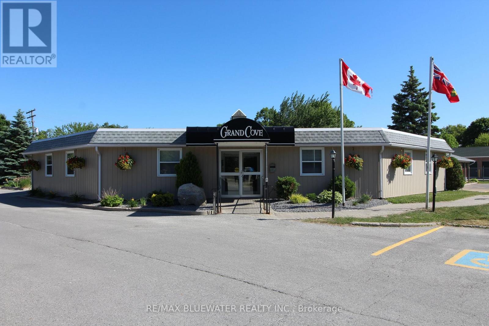 46 St Andrews Place, South Huron, Ontario  N0M 1T0 - Photo 35 - X12566458