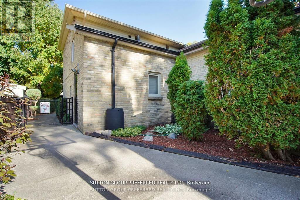 694 Colborne Street, London East, Ontario  N6A 3Z5 - Photo 4 - X12566504