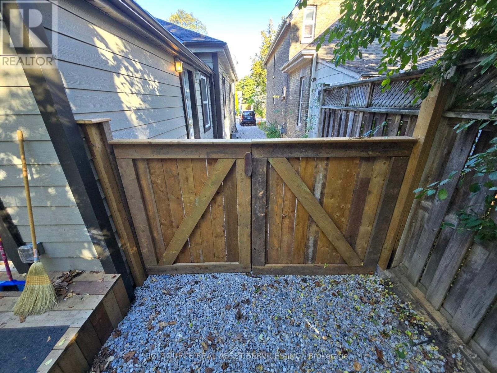 727 Queens Avenue, London East, Ontario  N5W 3H4 - Photo 26 - X12566342