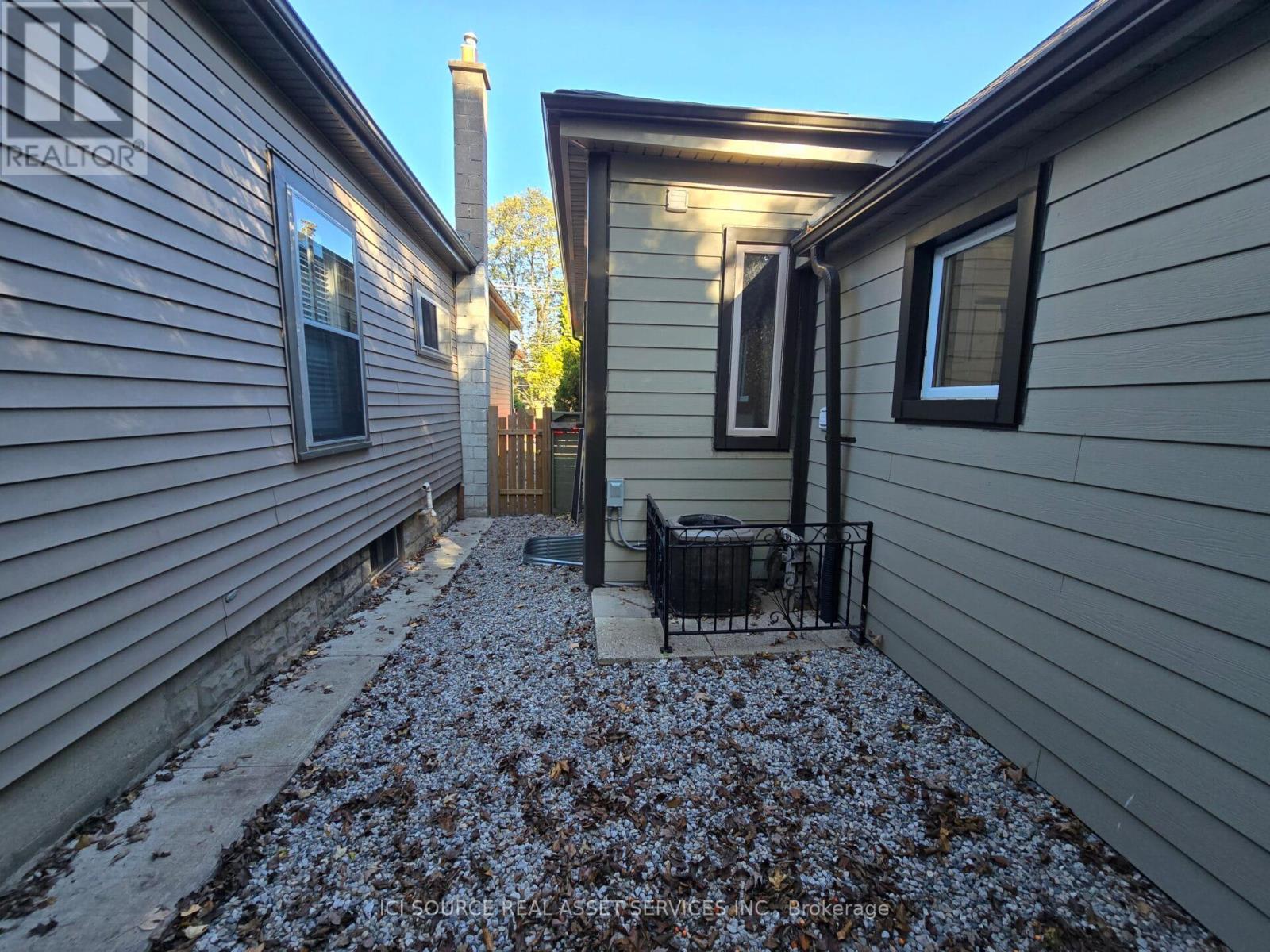 727 Queens Avenue, London East, Ontario  N5W 3H4 - Photo 30 - X12566342