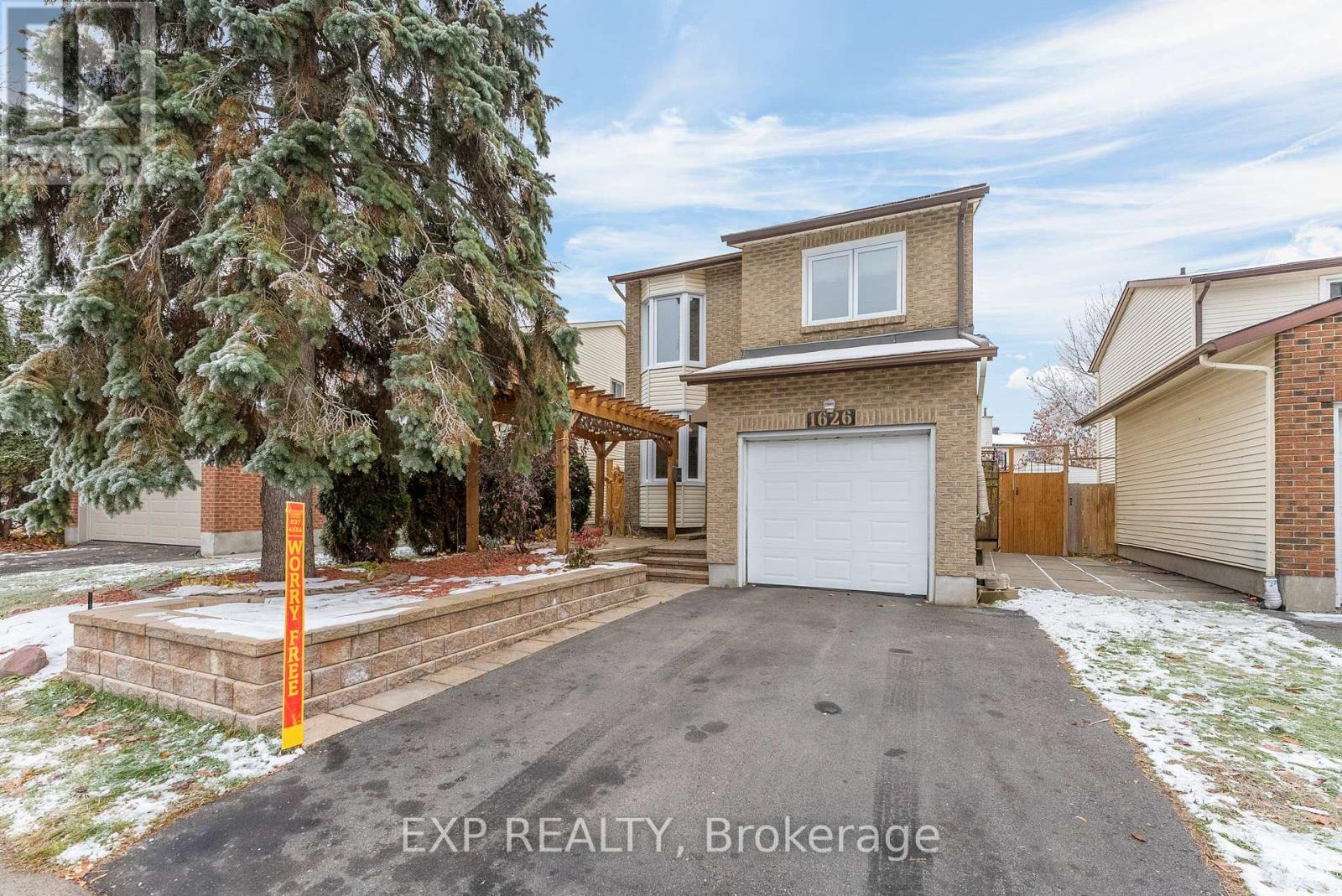 1626 Prestwick Drive, Ottawa, Ontario  K1E 2Y1 - Photo 2 - X12566540