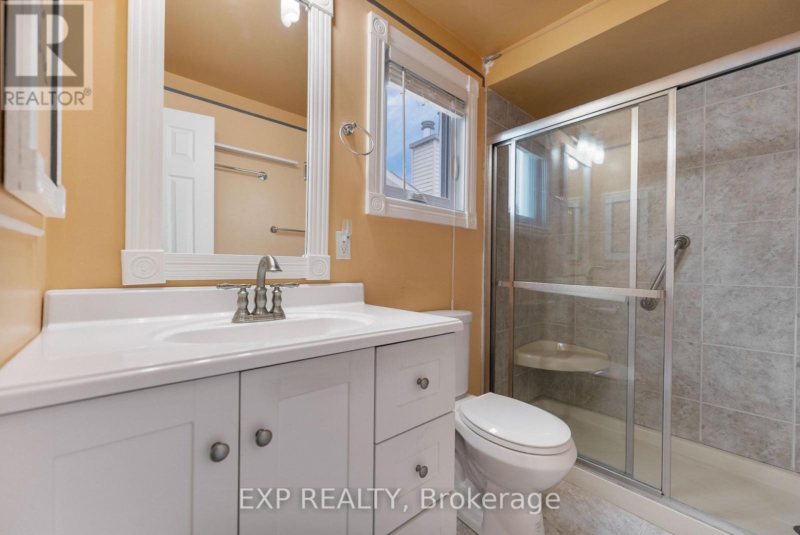 1626 Prestwick Drive, Ottawa, Ontario  K1E 2Y1 - Photo 25 - X12566540