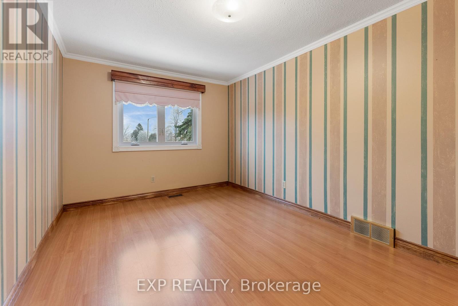 1626 Prestwick Drive, Ottawa, Ontario  K1E 2Y1 - Photo 27 - X12566540